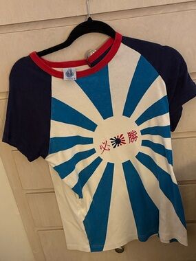 VINTAGE Navy and White Short Sleeve Tee Red trimmed neck ASIAN printed Front
